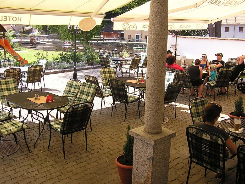 Hotel Ruze Rozmberk Nad Vltavou Exterior photo