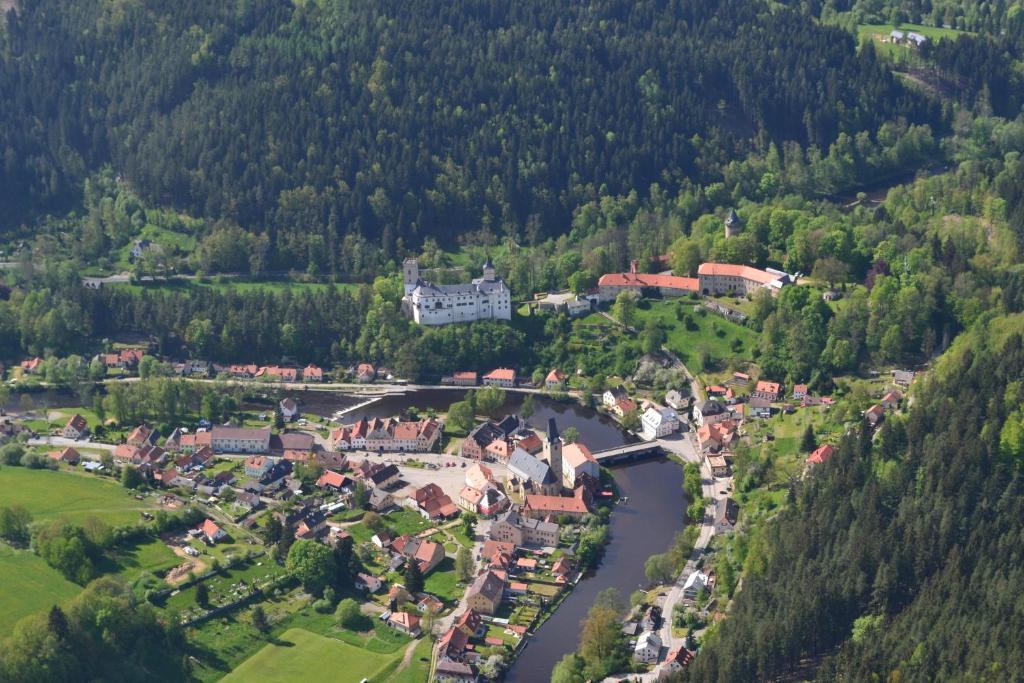 Hotel Ruze Rozmberk Nad Vltavou Exterior photo