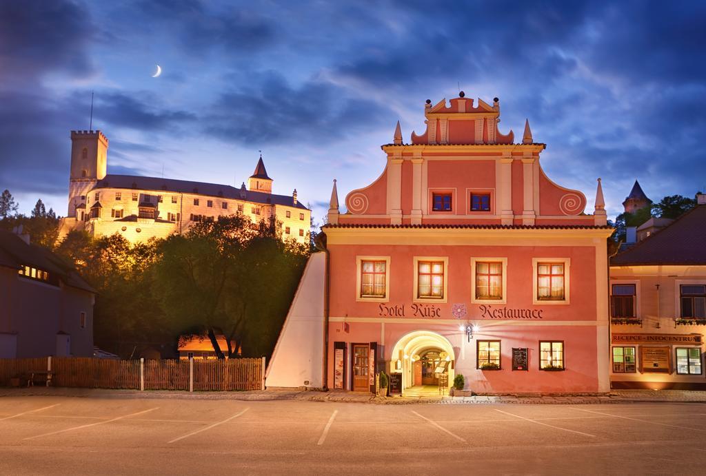 Hotel Ruze Rozmberk Nad Vltavou Exterior photo